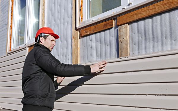 Cost of Vinyl Cladding Repair in South Zanesville