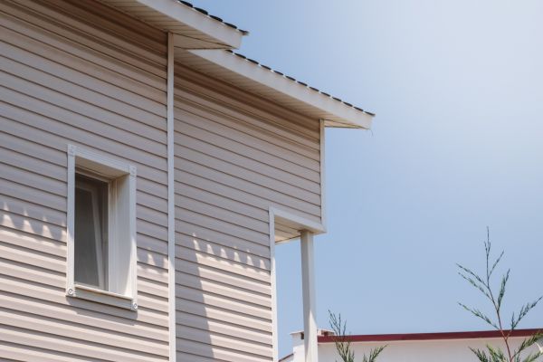 Cost of Vinyl Siding Hole Repair in South Zanesville